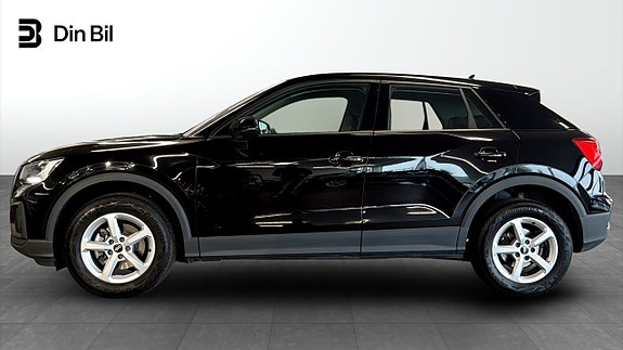 Audi Q2 2 of 5