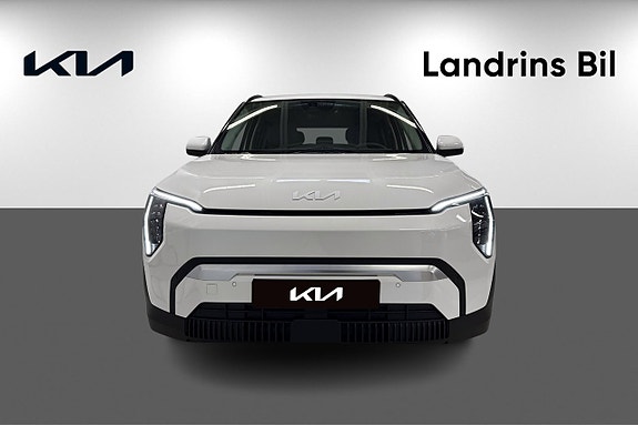 Kia EV3 2 of 5