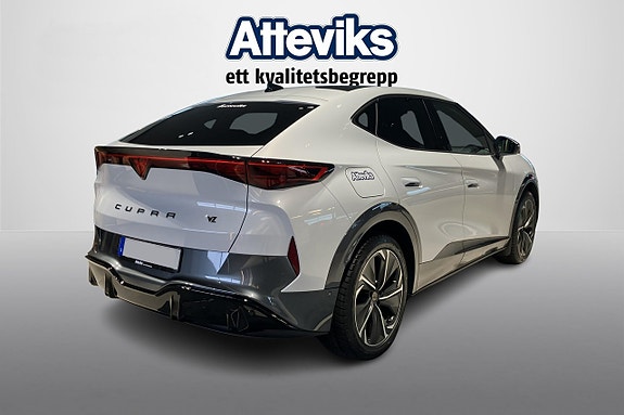 Cupra Tavascan 3 of 16