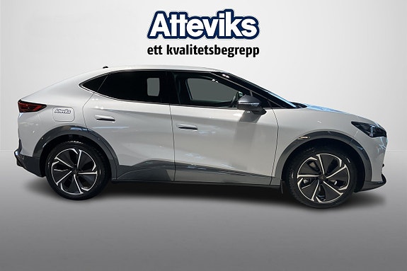 Cupra Tavascan 2 of 16