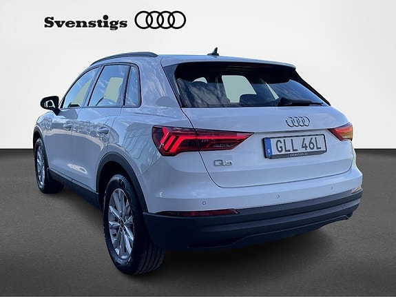 Audi Q3 3 of 5