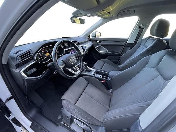 Audi Q3 9 of 16