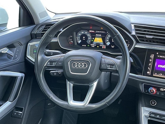 Audi Q3 11 of 16
