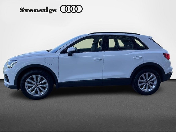 Audi Q3 2 of 5
