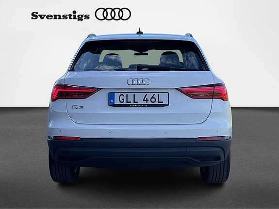 Audi Q3 4 of 5