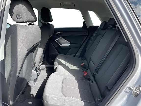 Audi Q3 12 of 13