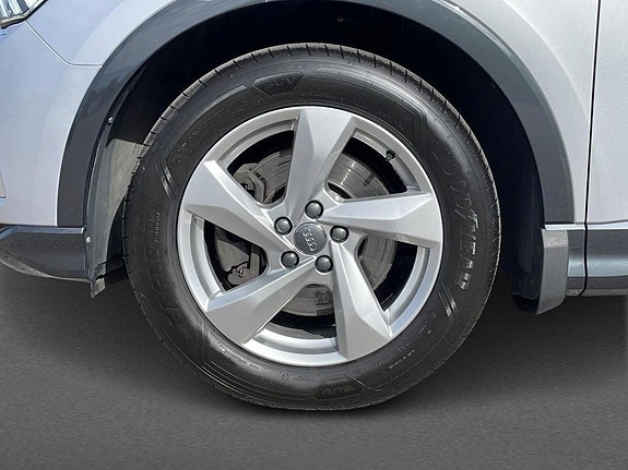 Audi Q3 8 of 13