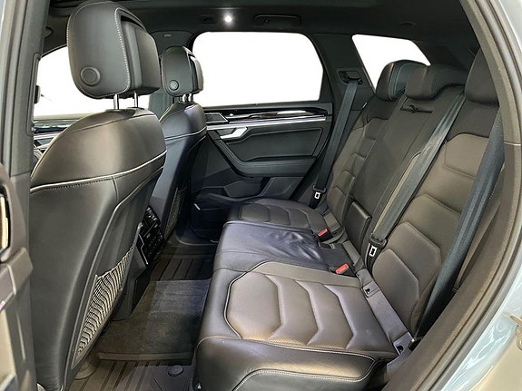 Volkswagen Touareg 10 of 12