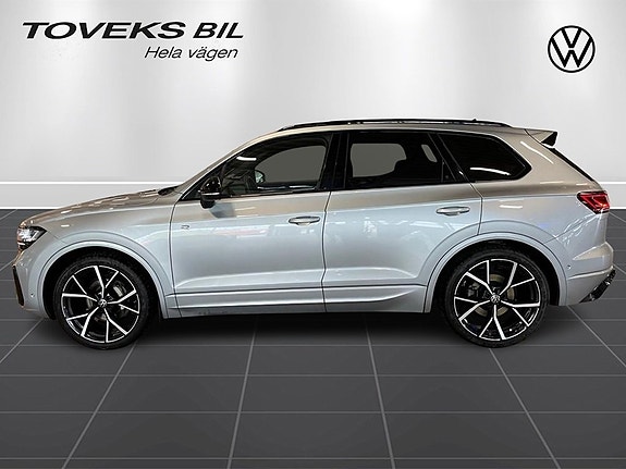 Volkswagen Touareg 2 of 5