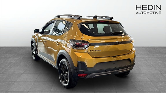 Dacia Sandero Stepway 2 of 5