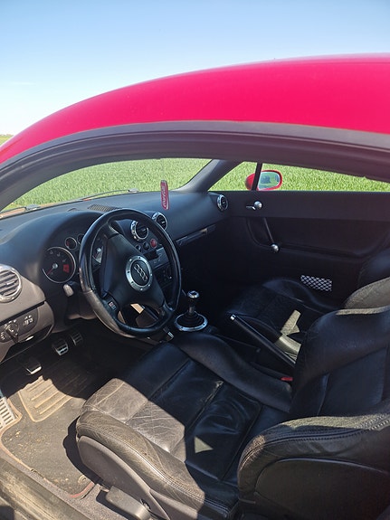 Audi TT 3 of 5