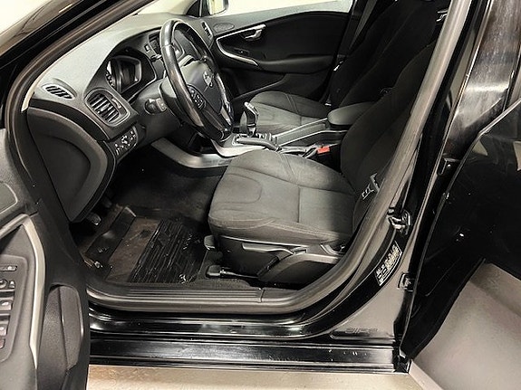 Volvo V40 17 of 25