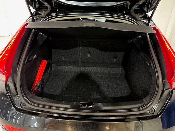 Volvo V40 20 of 25