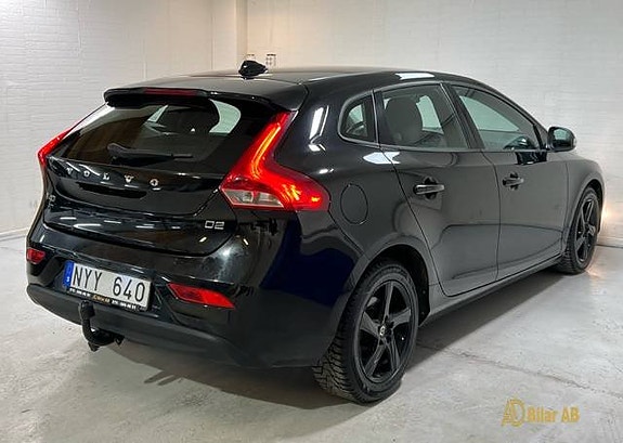 Volvo V40 8 of 25