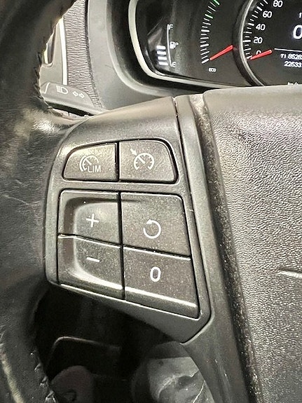 Volvo V40 13 of 25