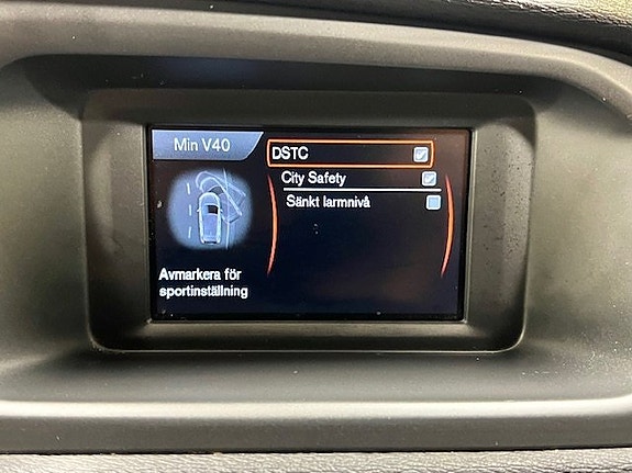 Volvo V40 11 of 25