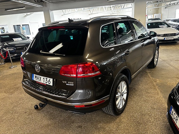 Volkswagen Touareg 4 of 5
