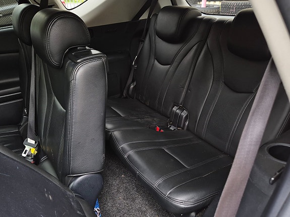 Toyota Prius+ 18 of 27