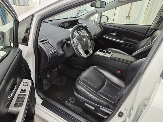 Toyota Prius+ 14 of 27