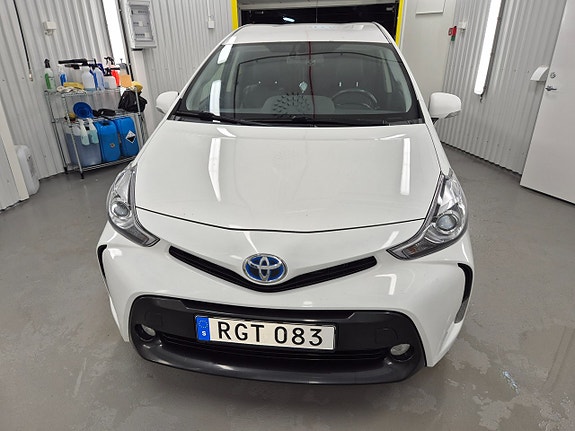 Toyota Prius+ 5 of 5