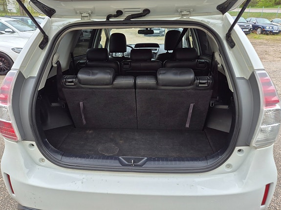 Toyota Prius+ 19 of 27
