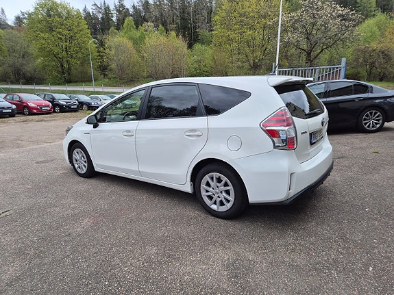 Toyota Prius+ 21 of 27