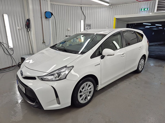 Toyota Prius+ 6 of 27