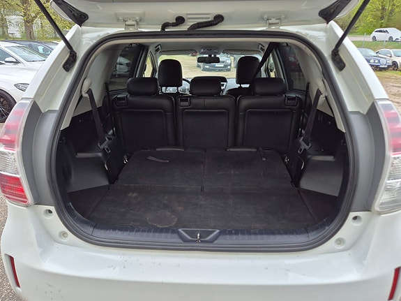 Toyota Prius+ 17 of 27