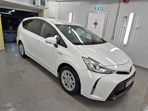 Toyota Prius+ 7 of 27