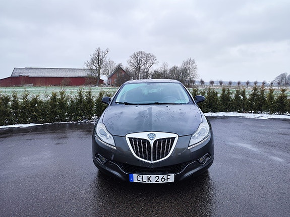 Lancia Delta 2 of 13