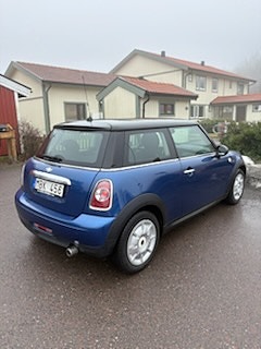 MINI Cooper 2 of 5