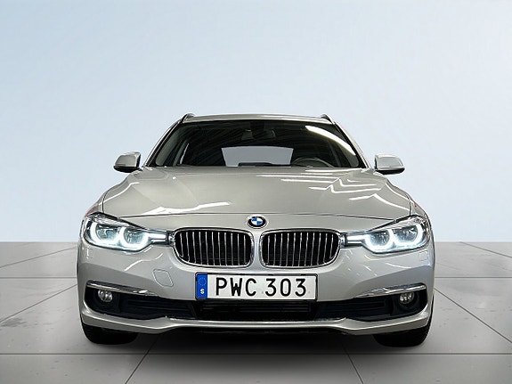 BMW 320d 2 of 5