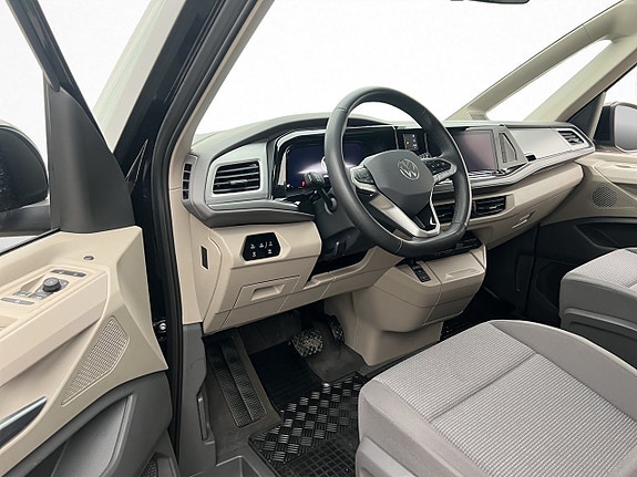 Volkswagen Multivan 12 of 30