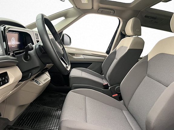 Volkswagen Multivan 13 of 30