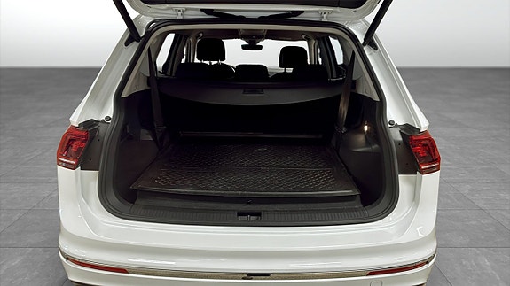 Volkswagen Tiguan Allspace 13 of 14