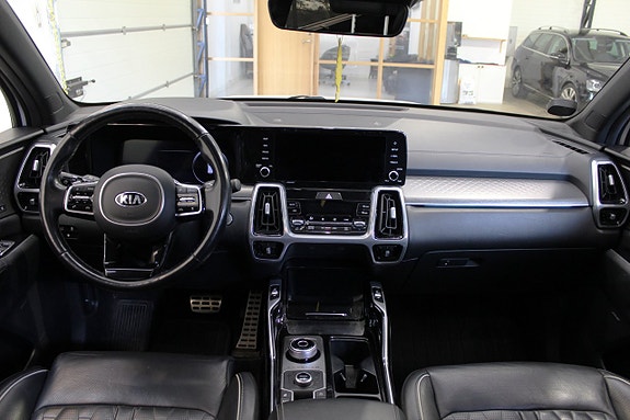 Kia Sorento 9 of 21