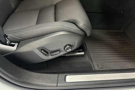 Volvo XC60 27 of 30