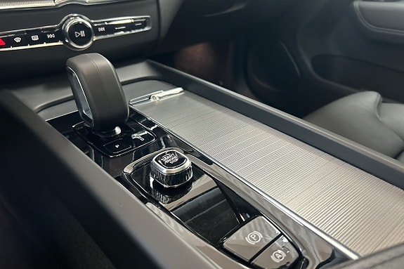 Volvo XC60 24 of 30