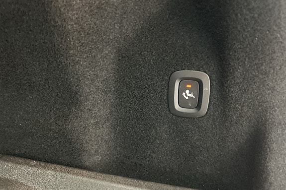 Volvo XC60 14 of 30