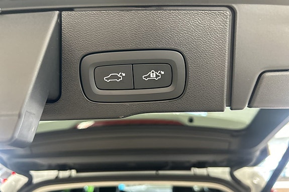 Volvo XC60 16 of 30
