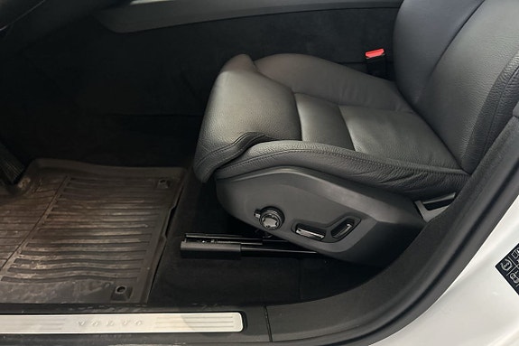 Volvo XC60 25 of 30