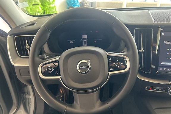 Volvo XC60 20 of 30