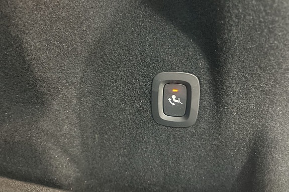 Volvo XC60 14 of 30