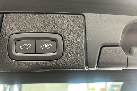 Volvo XC60 16 of 30