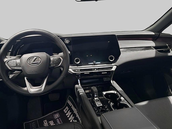 Lexus RX450h+ 14 of 16