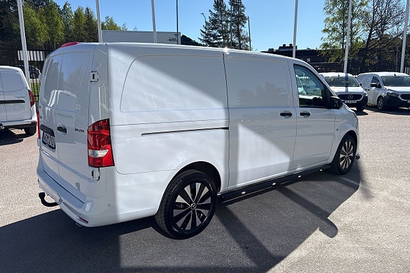 Mercedes-Benz Vito 108 3 of 5
