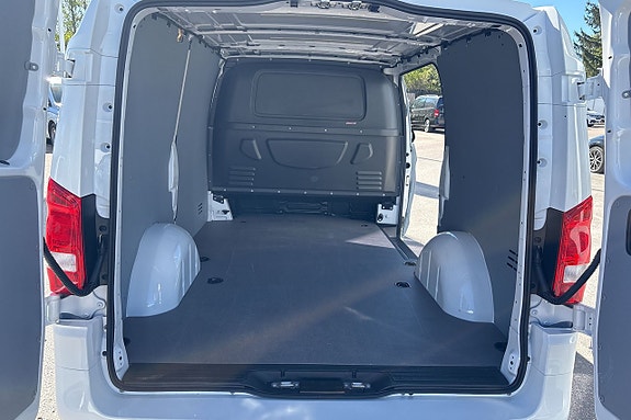 Mercedes-Benz Vito 108 6 of 9