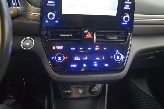 Hyundai IONIQ 12 of 18