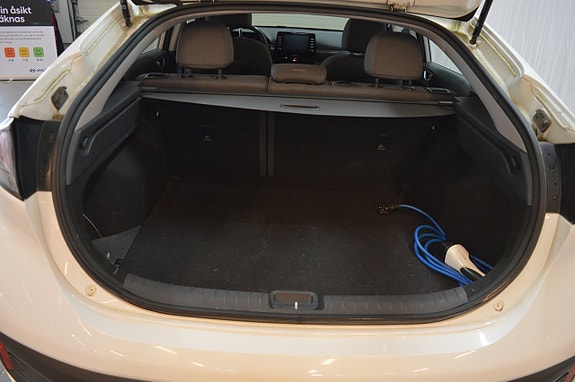 Hyundai IONIQ 18 of 18
