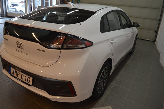 Hyundai IONIQ 3 of 18